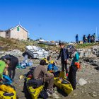 On charge pour la dernière partie sous les yeux attentifs d'une partie du village